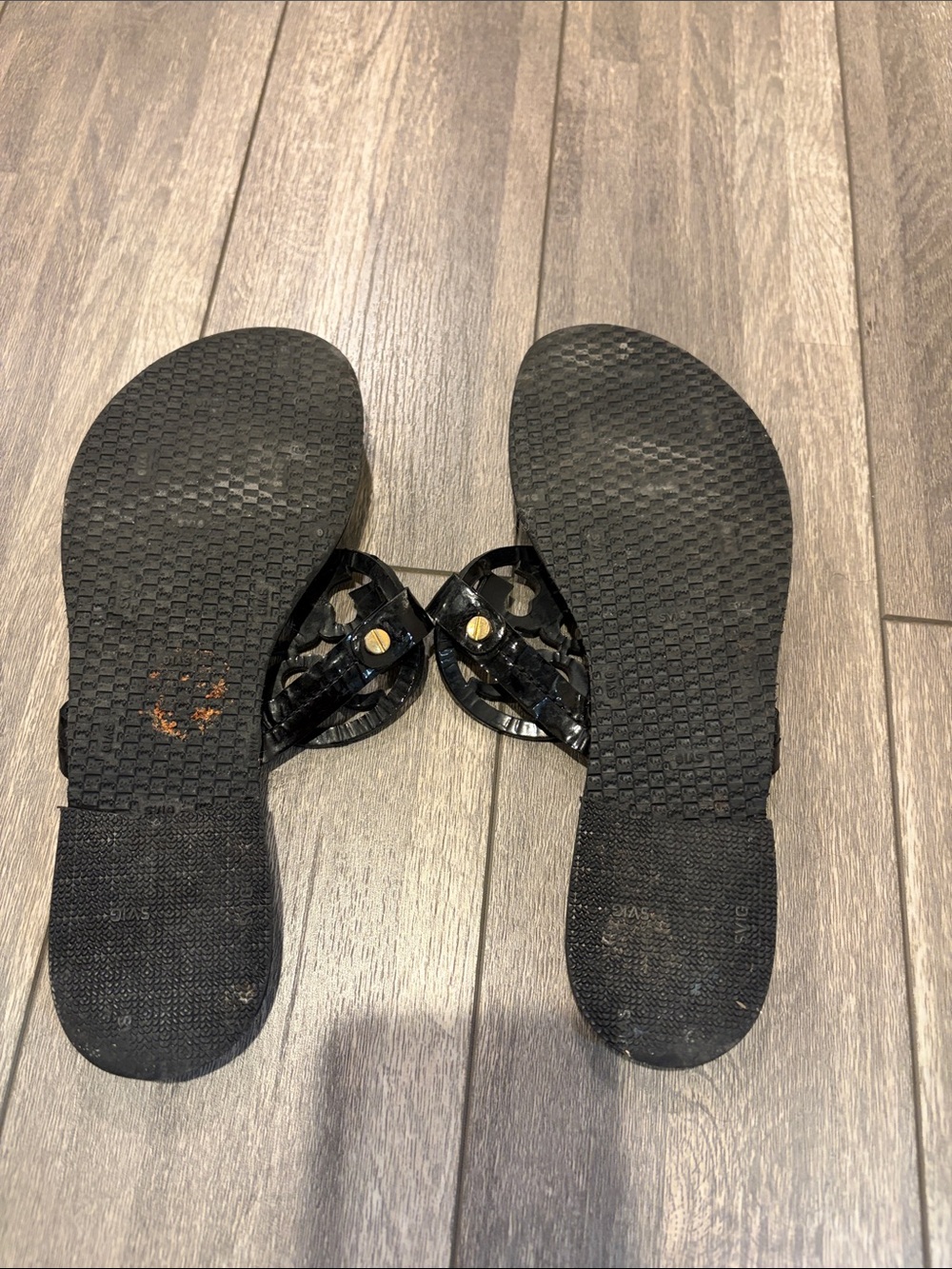 Tory Burch Black Patent Miller Logo Thong Sandals - Picture 4 of 5
